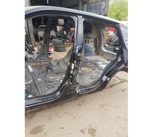 Порог со стойкой левый