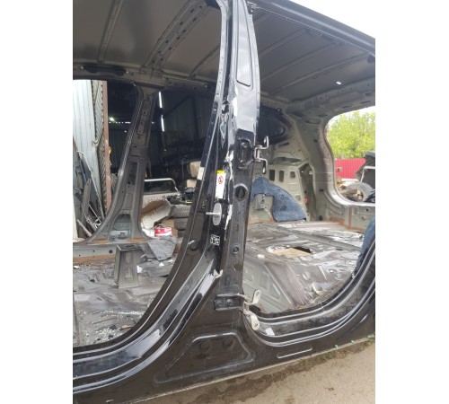 Порог со стойкой левый