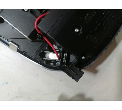 Плафон подсветки салона передний