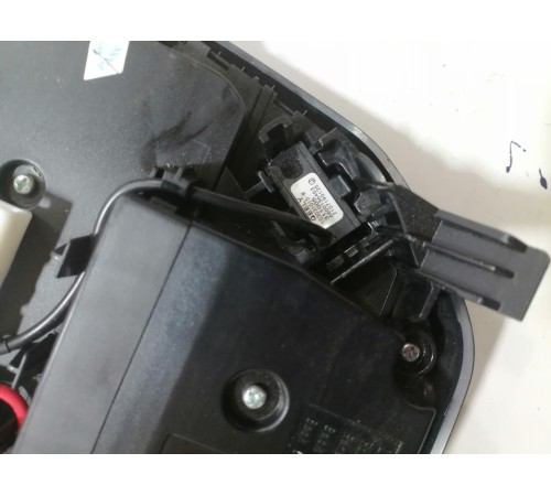 Плафон подсветки салона передний