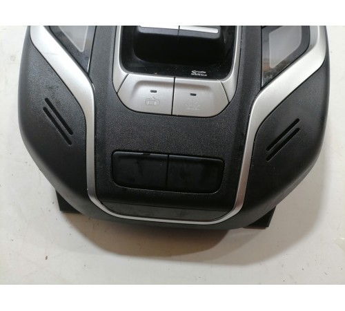 Плафон подсветки салона передний