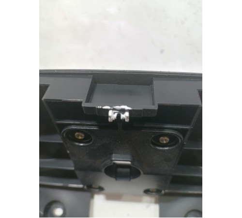 Плафон подсветки салона передний