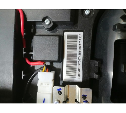 Плафон подсветки салона передний