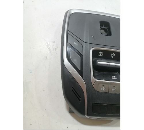 Плафон подсветки салона передний