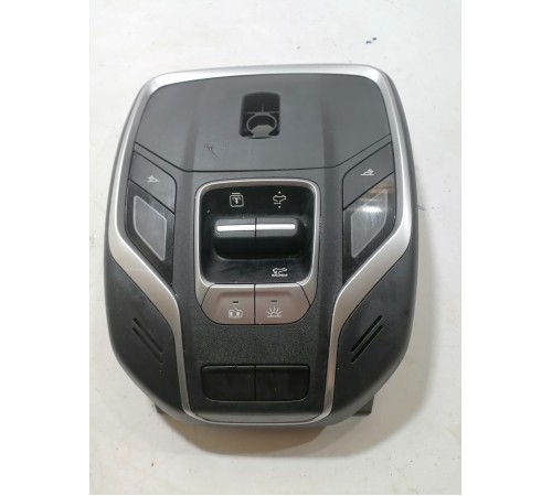 Плафон подсветки салона передний