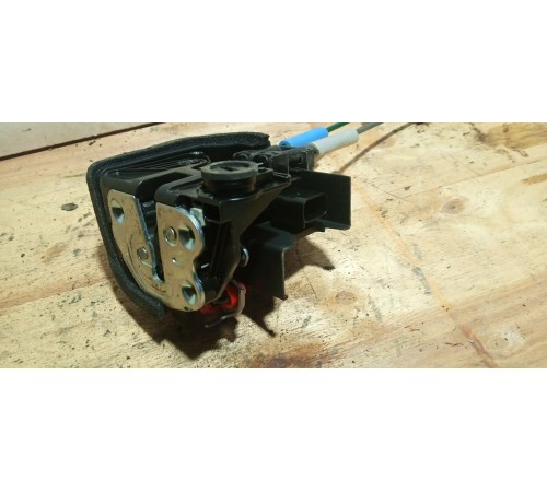 Замок двери Задней левой