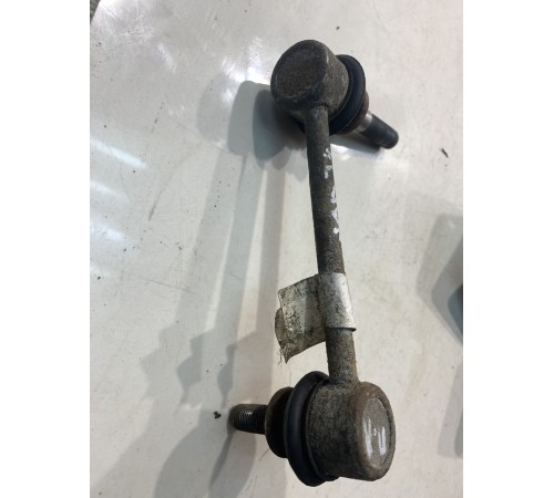 Стойка стабилизатора (передняя, левая)