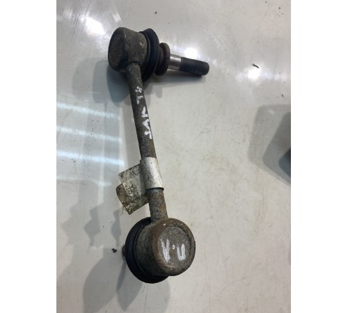 Стойка стабилизатора (передняя, левая)