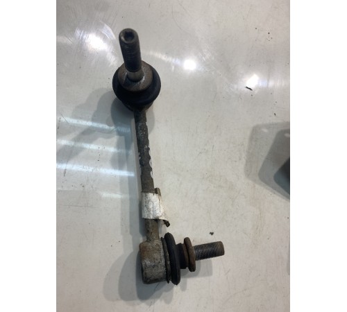 Стойка стабилизатора (передняя, левая)