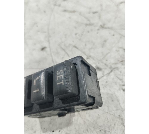 Блок кнопок памяти сиденья(передний левый)