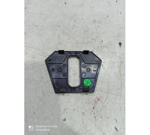 Накладка скобы замка багажника