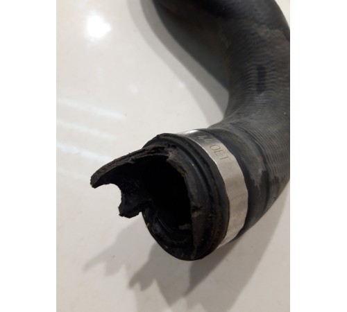 Патрубок системы охлаждения