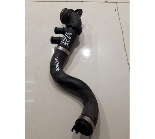 Патрубок системы охлаждения