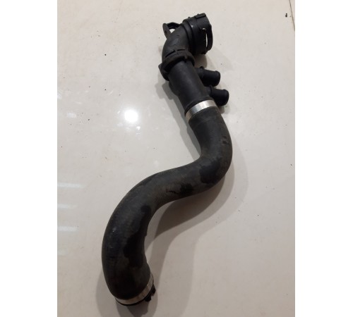 Патрубок системы охлаждения