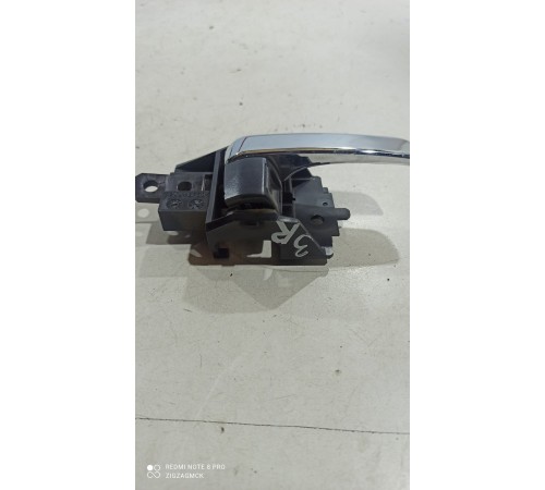 Ручка двери (задняя правая внутренняя)