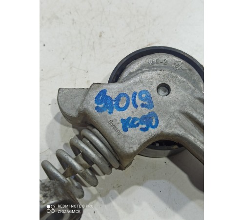 Ролик с натяжителем ремня