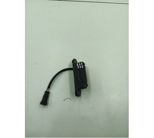 Кнопка открывания багажника