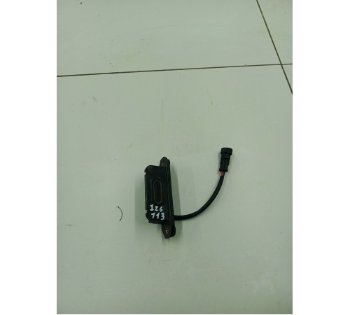 Кнопка открывания багажника