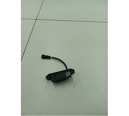 Кнопка открывания багажника