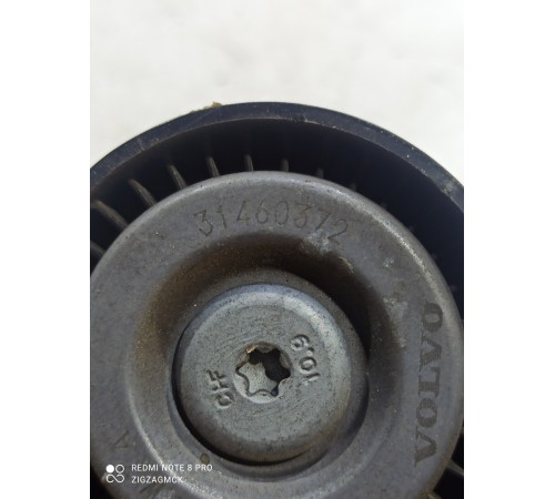 Ролик с натяжителем ремня