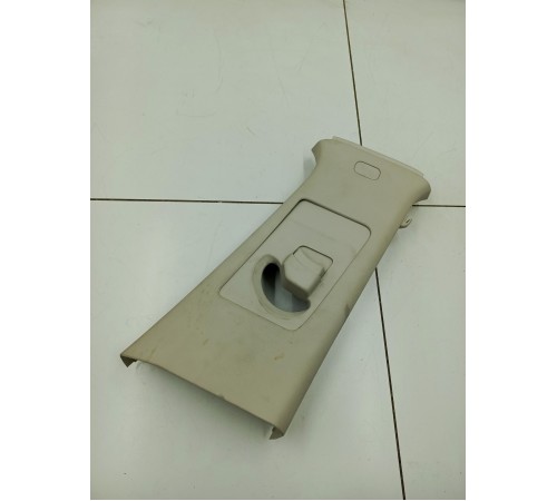 Обшивка центральной стойки правая верхняя