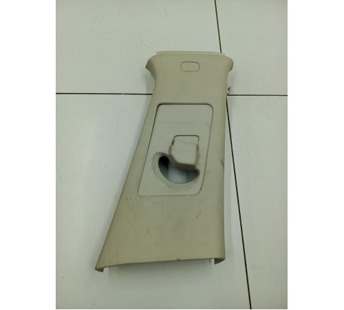 Обшивка центральной стойки правая верхняя