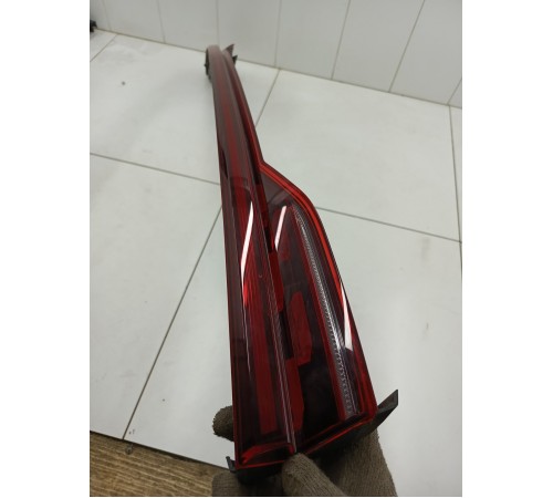 Фонарь задний центральный