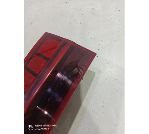 Фонарь крышки багажника правый