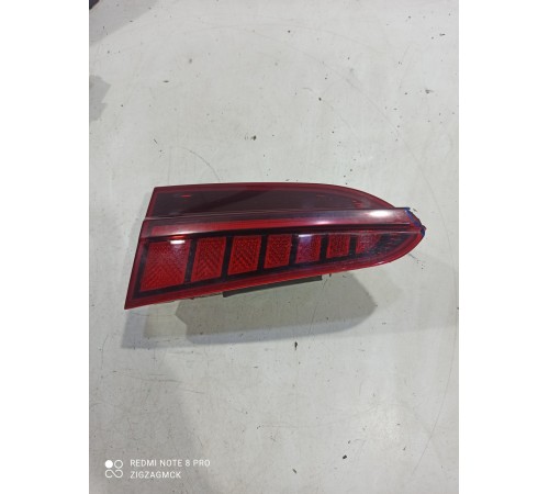 Фонарь крышки багажника правый