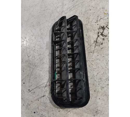 Решётка вентиляционная задняя правая