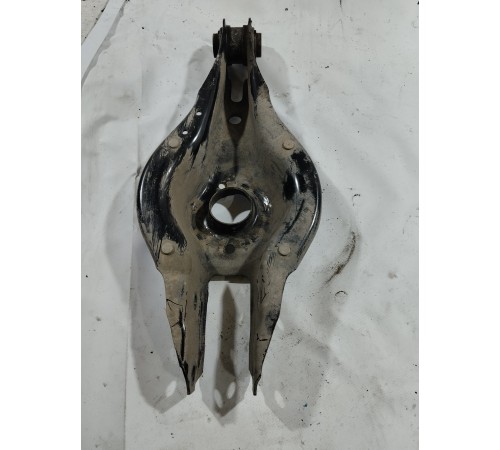 Рычаг подвески задний левый нижний