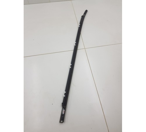 Уплотнитель стекла задний левый внешний