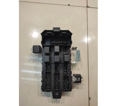 Блок предохранителей (салонный)