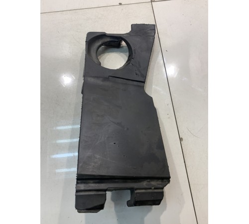 Декоративная крышка двигателя