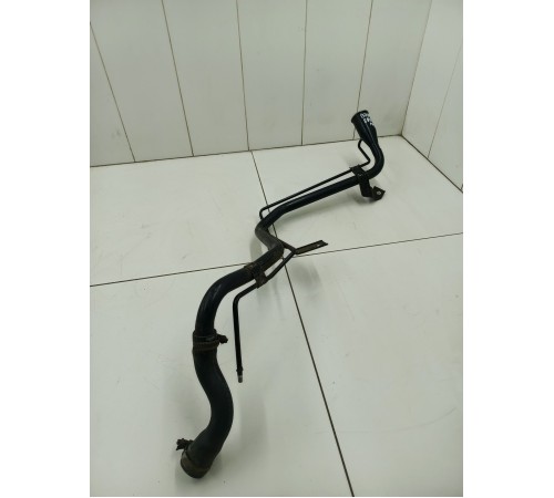 Горловина топливного бака