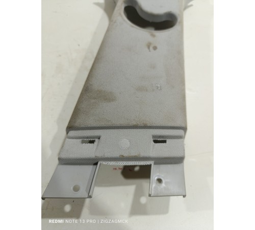 Обшивка центральной стойки правая верхняя