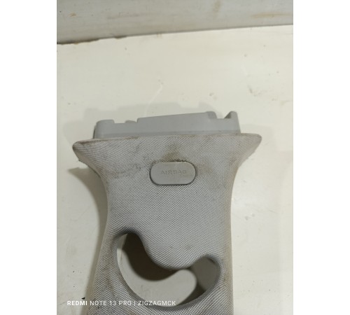 Обшивка центральной стойки правая верхняя