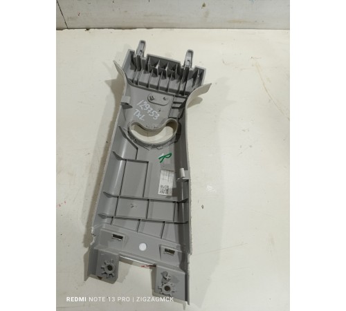 Обшивка центральной стойки правая верхняя