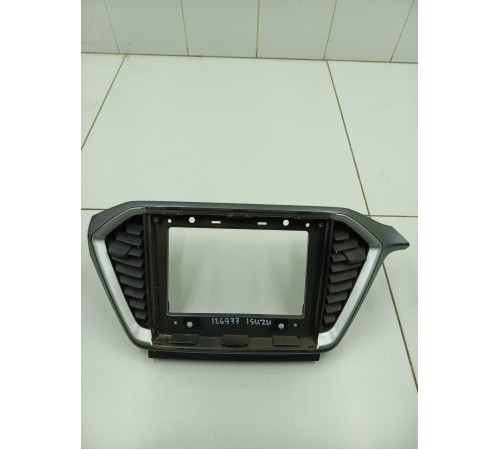 Накладка декоративная центрального монитора