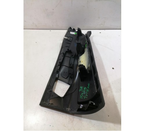 Накладка спинки сиденья правая