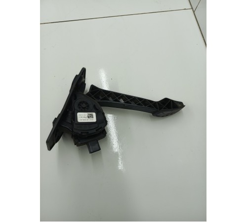 Педаль акселератора (газа)