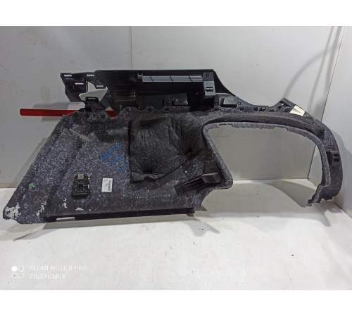 Обшивка багажника (левая)