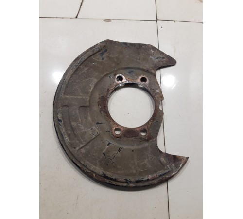 Кожух тормозного диска(передний правый)