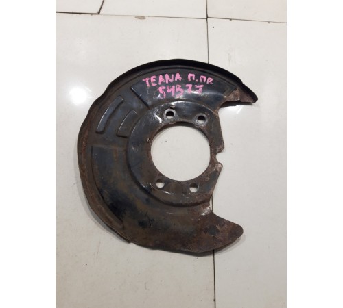 Кожух тормозного диска(передний правый)