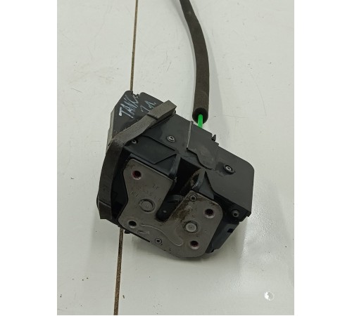 Замок двери передний левый