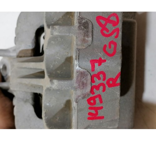 Опора двигателя правая, подушка