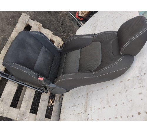 Сиденье переднее правое