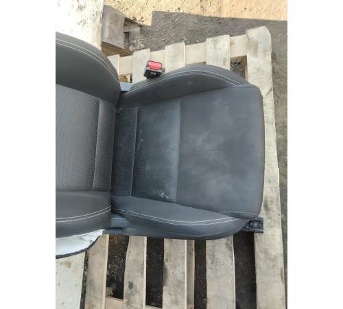 Сиденье переднее правое