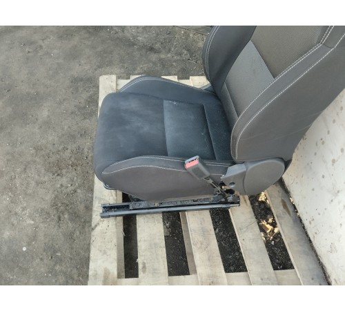 Сиденье переднее правое