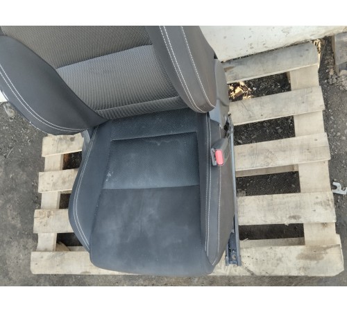 Сиденье переднее правое